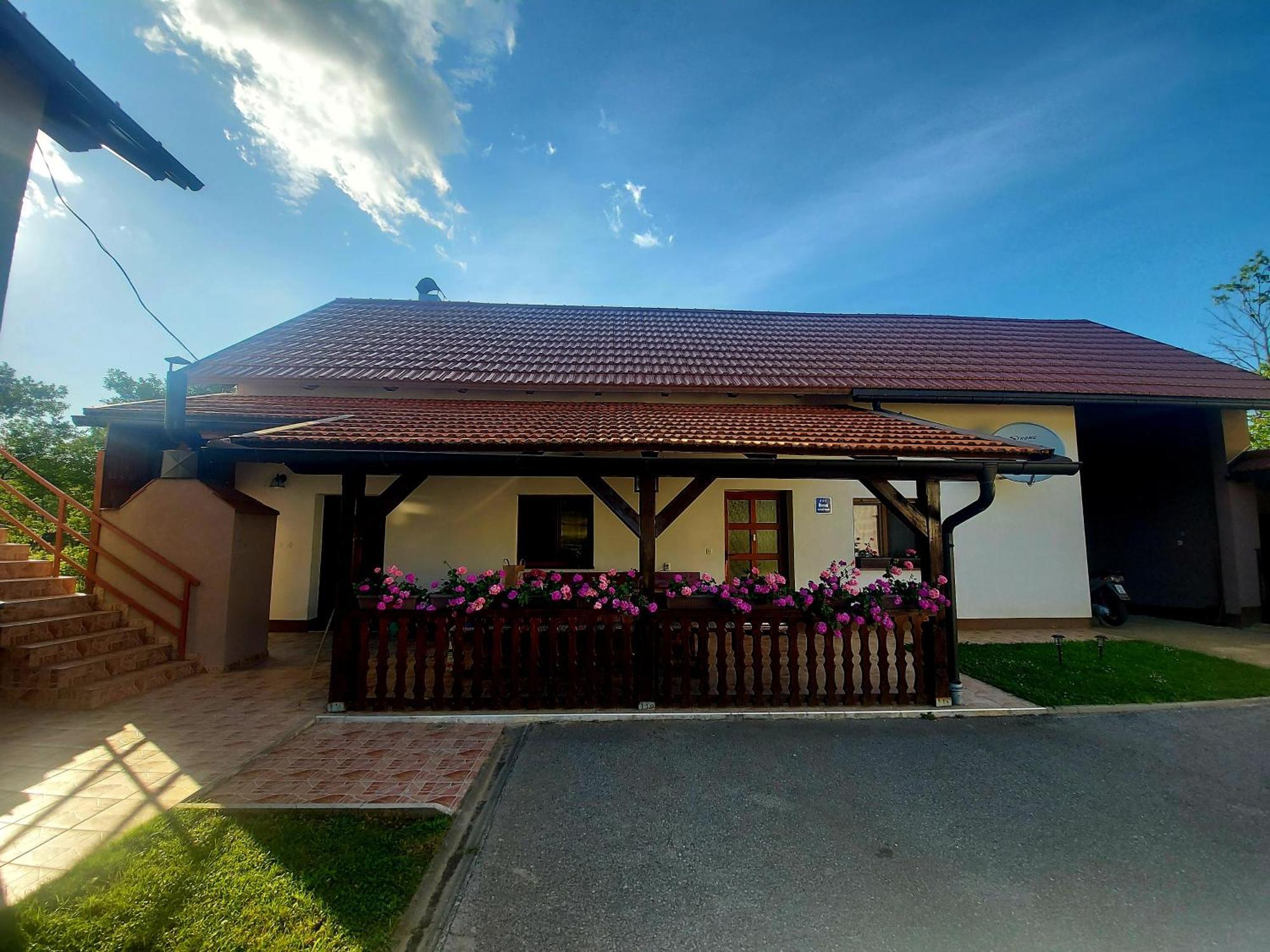 Guest House Gacka Rogic Otocac Exterior photo